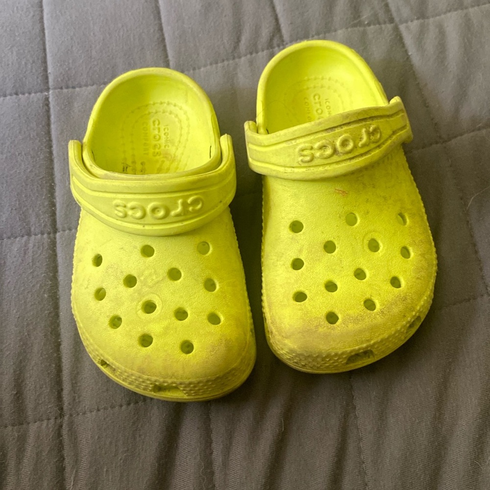 Yellow/green crocs